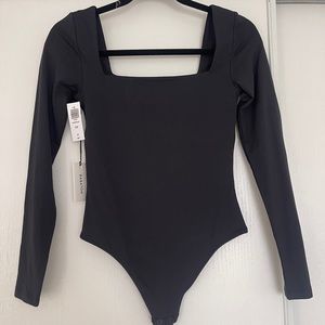 Aritzia babaton contour longsleeve bodysuit with snap closure
